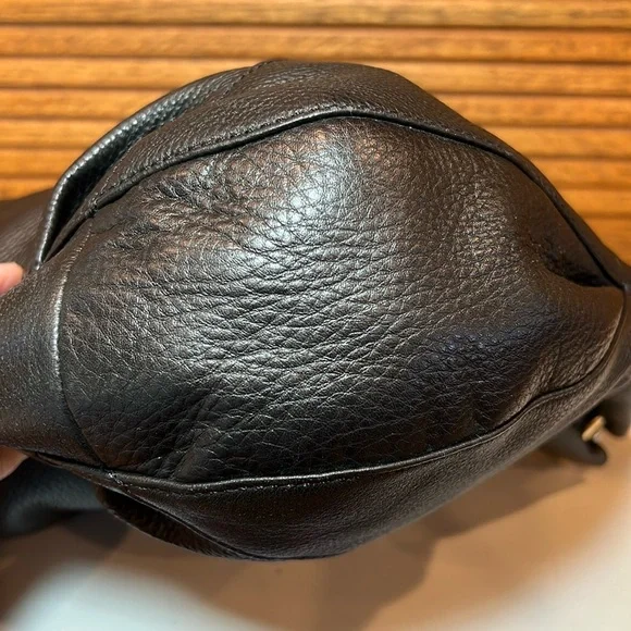 EUC Michael Kors tassel hobo black, pebble leather, satchel shoulder bag - Picture 11 of 17